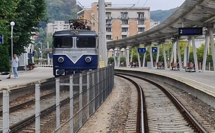 De la Reșița la Timișoara cu trenul, via Caransebeș 2 De la Reșița la Timișoara cu trenul, via Caransebeș
