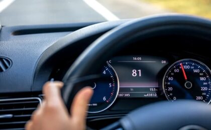 Parlamentar prins cu viteză de peste 100 de ori. Nu i s-a retras permisul din cauza imunității 51 Parlamentar prins cu viteză de peste 100 de ori. Nu i s-a retras permisul din cauza imunității