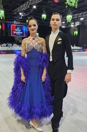 Performanță de excepție pentru Timișoara. Angelina Avram și Eduard Dincă, vicecampioni mondiali la Dans Sportiv Junior II Standard 3 Angelina Avram Eduard Dica1