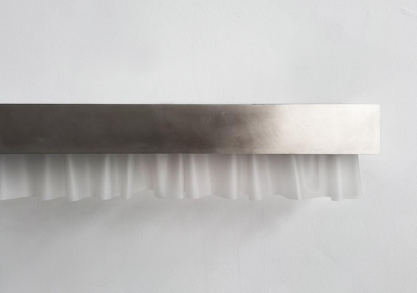 Kunsthalle Bega prezintă prima expoziție personală a lui Bogdan Ciocodeică, „The Real Me Is the Voice Inside My Head / Eu cel adevărat sunt vocea din capul meu” 1 Kunsthalle Bega prezintă prima expoziție personală a lui Bogdan Ciocodeică, „The Real Me Is the Voice Inside My Head / Eu cel adevărat sunt vocea din capul meu”