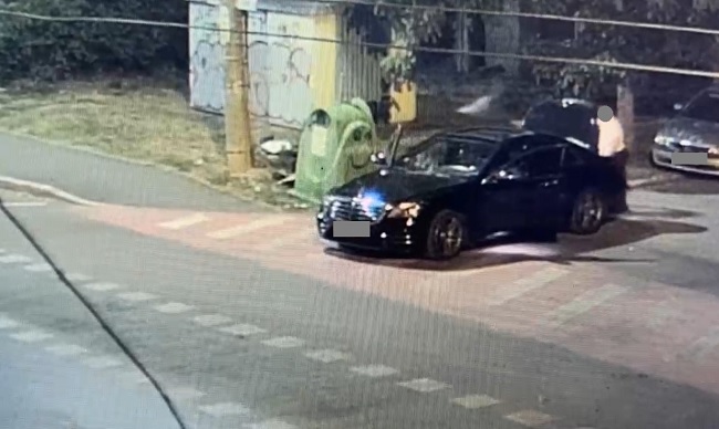 Două amenzi a câte 45.000 de lei, aplicate la Timişoara unei persoane care a abandonat pe domeniul public deşeuri provenite din construcţii 1 Două amenzi a câte 45.000 de lei, aplicate la Timişoara unei persoane care a abandonat pe domeniul public deşeuri provenite din construcţii