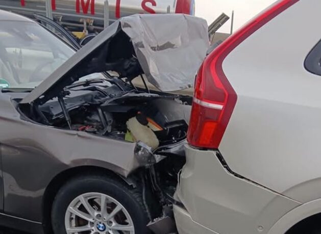 Două accidente cu 5 mașini implicate, pe autostrada A1, în Timiș, în zona unui incendiu care a cuprins un tir