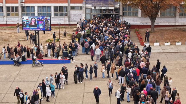 Alegeri parlamentare în Serbia. Cozi imense pentru exprimarea votului 1 Alegeri parlamentare în Serbia. Cozi imense pentru exprimarea votului