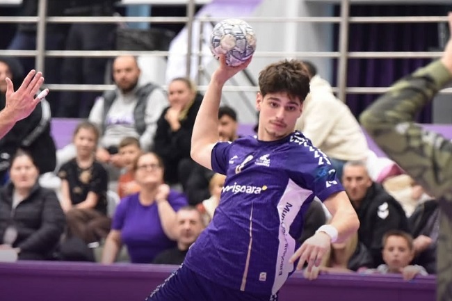 Alb-violeţii, calificare fără emoţii în turul III al EHF European Cup. Urmează un meci greu în campionat 1 Alb-violeţii, calificare fără emoţii în turul III al EHF European Cup. Urmează un meci greu în campionat