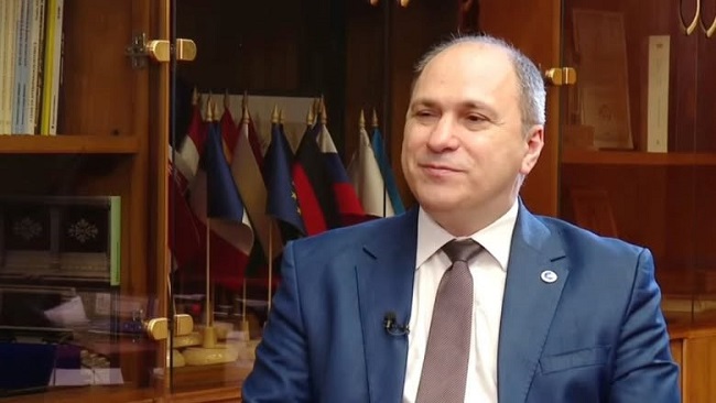 Ministrul Mihai Dimian condamnă agresiunea de la Școala Gimnazială nr. 15 din Timișoara și propune măsuri mai ferme pentru protecția profesorilor 1 Ministrul Mihai Dimian condamnă agresiunea de la Școala Gimnazială nr. 15 din Timișoara și propune măsuri mai ferme pentru protecția profesorilor