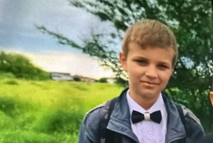 Un băiețel de 11 ani a dispărut din localitatea Ghiroda. UPDATE: Minorul a fost găsit 1 Un băiețel de 11 ani a dispărut din localitatea Ghiroda. Sunați urgent la 112 dacă l-ați văzut