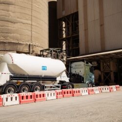 DPB construiește viitorul: primul șantier cu ciment evoZero® și transport electric Mercedes-Benz eActros 600