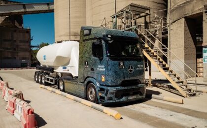 DPB construiește viitorul: primul șantier cu ciment evoZero® și transport electric Mercedes-Benz eActros 600 1 DPB construiește viitorul: primul șantier cu ciment evoZero® și transport electric Mercedes-Benz eActros 600