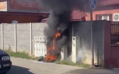 Incendiu violent la un modul de contoare electrice, în Giroc (VIDEO) 1 Incendiu violent la un modul de contoare electrice, în Giroc (VIDEO)