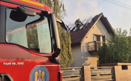 Incendiu la o casă din Dudeștii Noi. Patru butelii GPL au fost scoase din locuință 1 Incendiu la o casă din Dudeștii Noi. Patru butelii GPL au fost scoase din locuință