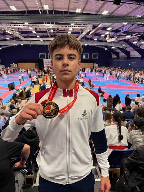 Sportivi de aur 2 karate2
