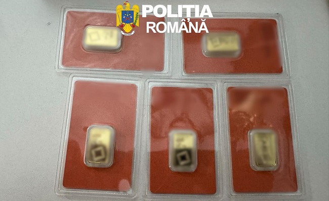 Lingouri de aur contrafăcute, descoperite de polițiștii din Lipova. Un tânăr de 17 ani le-a vândut online 1 Lingouri de aur contrafăcute, descoperite de polițiștii din Lipova. Un tânăr de 17 ani le-a vândut online