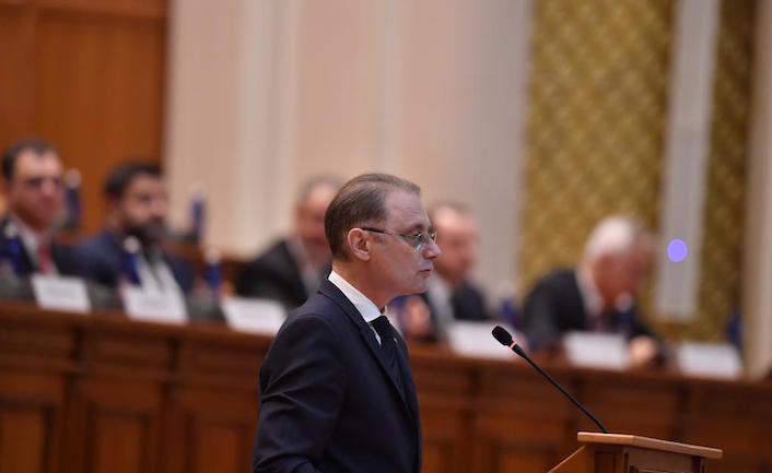 Guvernul Luca Niculescu a trecut de Parlament: "Ne punem imediat pe treabă, România nu mai poate aştepta"