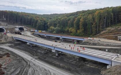 Progres fizic de 70% la structurile de pe autostrada A1, sectorul Margina – Holdea (VIDEO) 1 Progres fizic de 70% la structurile de pe autostrada A1, sectorul Margina – Holdea (VIDEO)