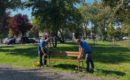 35 de bănci noi se montează în Timișoara 6 35 de bănci noi se montează în Timișoara