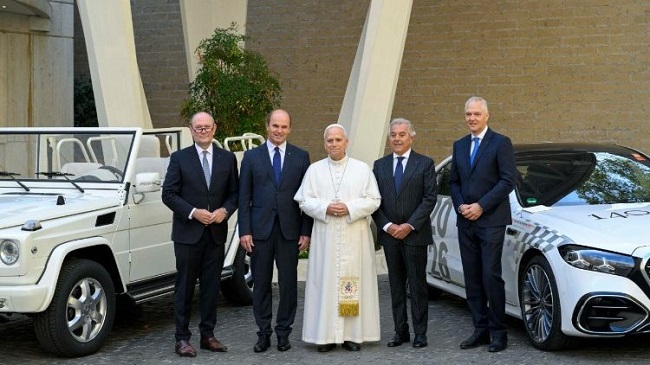 Vaticanul deschide garajul Suveranilor Pontifi