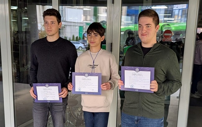 Timișul s-a întors cu un premiu II și două mențiuni de la concursul național de fizică „Evrika”