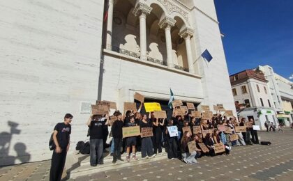 Doar câțiva elevi au răspuns prezent protestului de la Timișoara