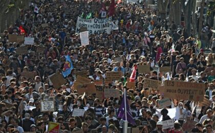 Protestele elevilor din Franța se extind. 200.000 de oameni sunt așteptați la manifestații 9 Protestele elevilor din Franța se extind. 200.000 de oameni sunt așteptați la manifestații