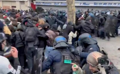 Sute de școli rămân închise luni în Franța, pe fondul protestelor elevilor