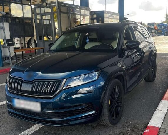 Autoturism de 90.000 de lei, căutat de autoritățile din Slovacia, depistat la PTF Jimbolia 1 Autoturism de 90.000 de lei, căutat de autoritățile din Slovacia, depistat la PTF Jimbolia