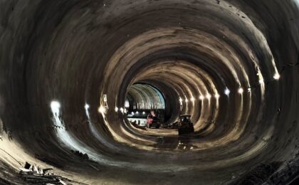 A1 Margina - Holdea: se lucrează în regim permanent la structura de rezistență a ambelor galerii ale tunelului 2 (foto) 13 A1 Margina - Holdea: se lucrează în regim permanent la structura de rezistență a ambelor galerii ale tunelului 2. Stadiul fizic al întregului proiect a ajuns la aproximativ 80%