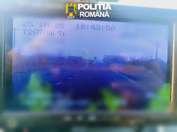 Cu 207 km/h între Voiteg și Jebel, unde limita este de 70 km/h. Șoferul a rămas fără permis
