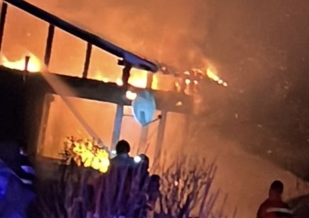Incendiu violent, intervenție promptă a pompierilor