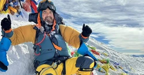 Alpinistul hunedorean Adrian Ahrițculesei a ajuns și la Polul Sud 1 Alpinistul hunedorean Adrian Ahrițculesei a ajuns și la Polul Sud