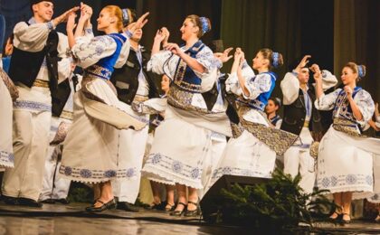 Regal folcloric la Ruga Timișoarei