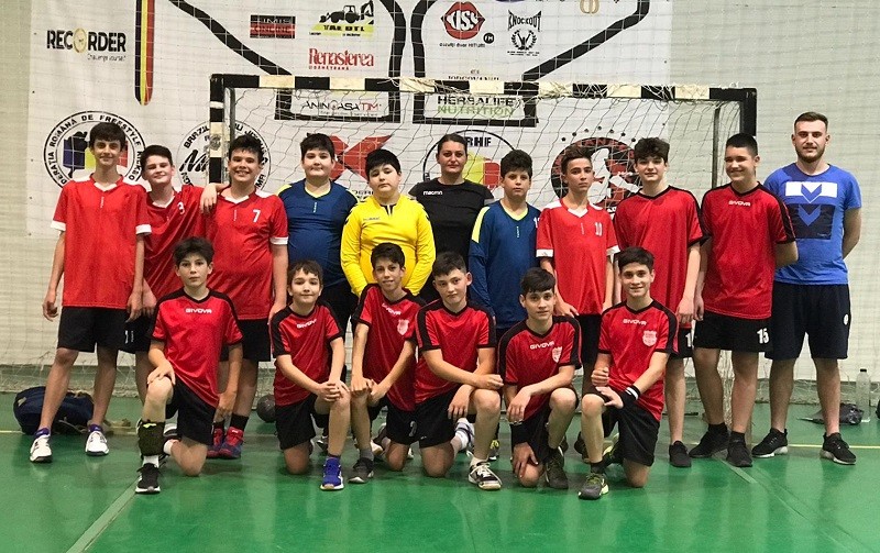 Micii handbalişti din Moşniţa Nouă Giroc reprezintă Banatul la turneul semifinal al Campionatului Naţional