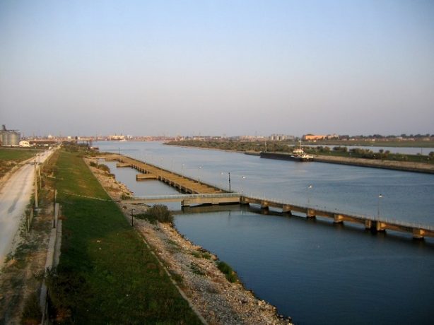 Canalul Dunăre - Marea Neagră a început la Timișoara, cu lucrarea de licență a doi absolvenți ai Școlii Politehnice