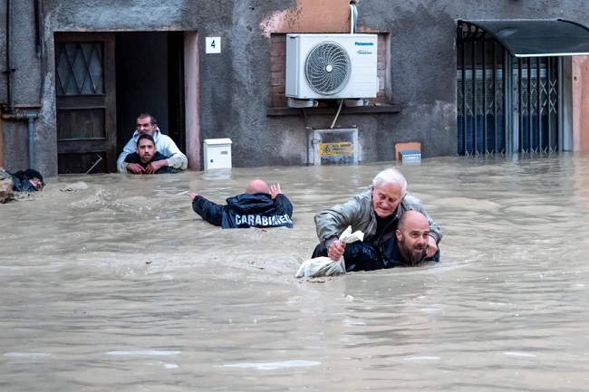 Imagini apocaliptice din Italia! Nouă morți în inundații, cursa de Formula 1 a fost anulată. Video