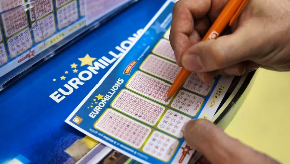 O persoană a câştigat un mega jackpot la loterie şi a intrat direct în Top 500 milionari 1 O persoană a câştigat un mega jackpot la loterie şi a intrat direct în Top 500 milionari