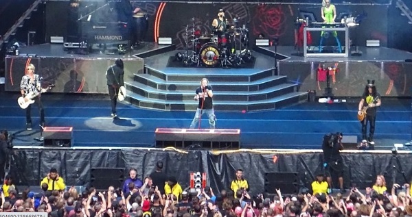 Guns N’ Roses, pentru prima dată în România în formula originală. Cât costă un bilet la concertul GNR din București