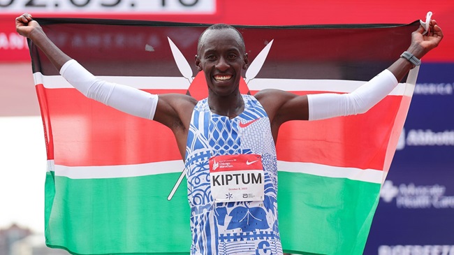 Kelvin Kiptum, deținătorul recordului mondial la maraton, a murit într-un accident rutier