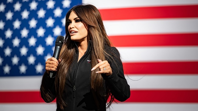 Trump a ales-o pe Kimberly Guilfoyle, fosta logodnică a fiului său cel mare, ca ambasador al SUA în Grecia