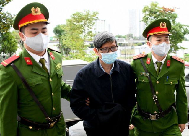 Fostul ministru al Sănătății din Vietnam, condamnat la 18 ani de închisoare din cauza testelor COVID