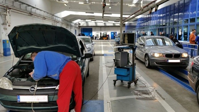 Registrul Auto Român a verificat în primul semestru 37.573 de vehicule, 45% aveau deficiențe