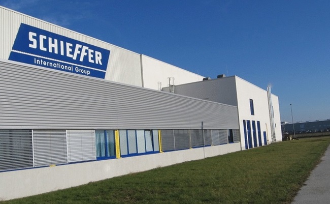Hunedoara devine un punct important pe harta industriei auto. Se construiește o nouă fabrică