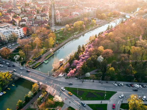 Administrația USR a Timișoarei are ambiții mari cu un buget de orășel de provincie pentru 2025 1 Timisoara. Canalul Bega vedere de sus