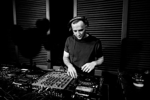 Ecluze pe Bega - Live DJ set în mișcare cu Utip, artist timișorean din Berlin