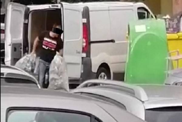 Video. Bărbat surprins abandonând deșeuri în Complexul Studențesc, sancționat de poliţiştii locali cu 10.000 de lei
