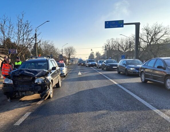 Accident grav, în apropiere de Timișoara. 4 mașini avariate (foto)