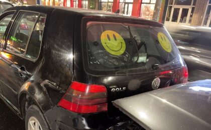 Accident în Timișoara, patru mașini au fost avariate, tânără transportată la spital