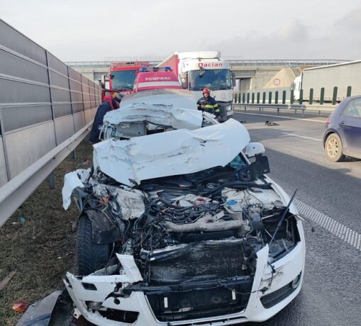 Accident între un camion și un autoturism pe autostrada A1