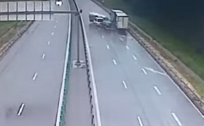 Accident rutier grav pe autostrada A1. Din primele informații, în accident sunt implicate 11 persoane