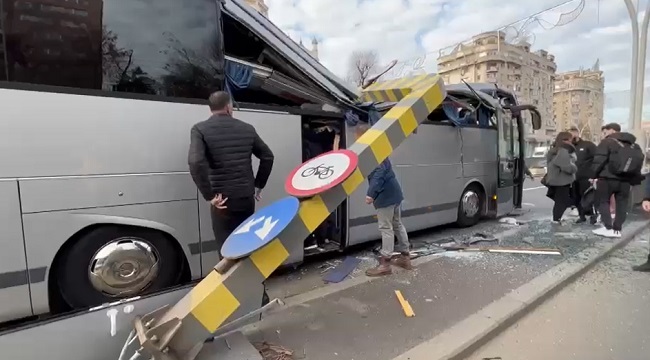 Accident groaznic în București: un mort și peste 20 de răniți (video)