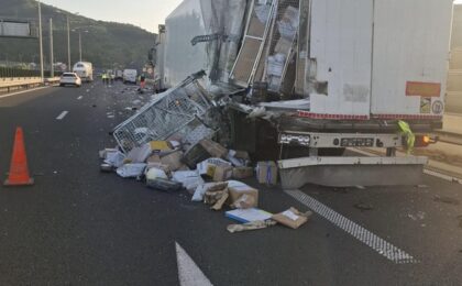 Accident pe autostrada A1, trafic dat peste cap pe sensul Deva - Timișoara. Foto