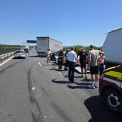 Accident pe autostrada A1, în Timiş. Traficul se desfăşoară pe banda 2. Foto